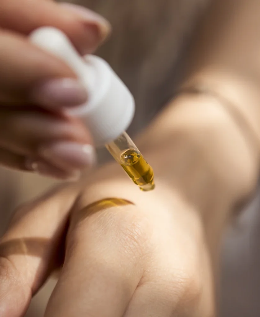 Elde serum damlalığı